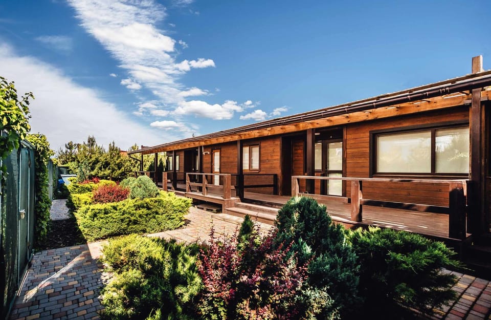 Property building, Day, Garden, Garden view