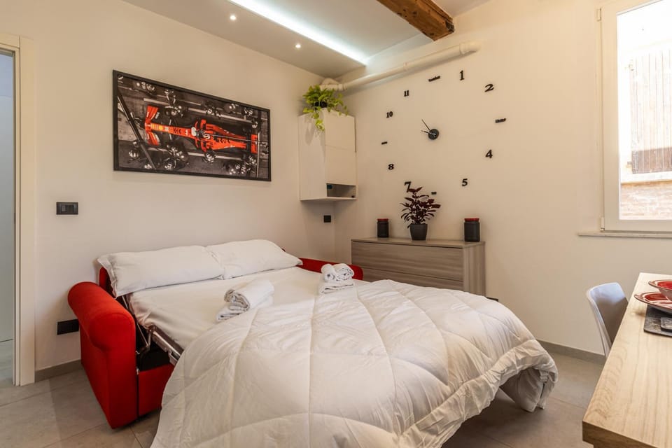 Bed, Living room, Photo of the whole room, towels