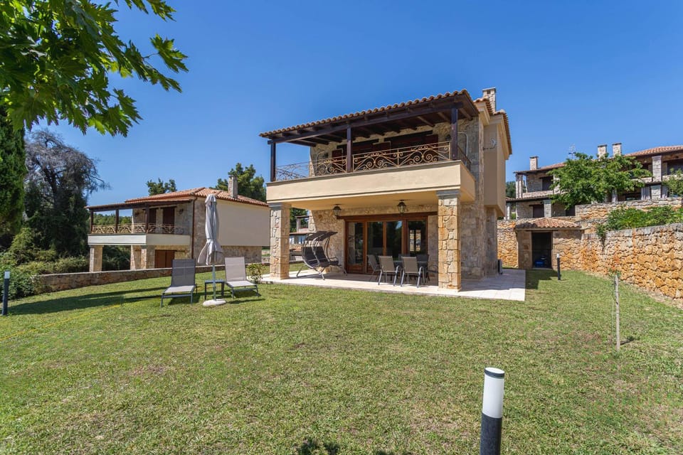 Property building, Day, Garden, Garden view