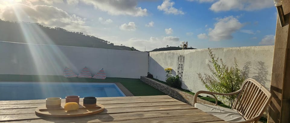 Patio, Natural landscape, Balcony/Terrace, Dining area, Mountain view, Pool view, Swimming pool