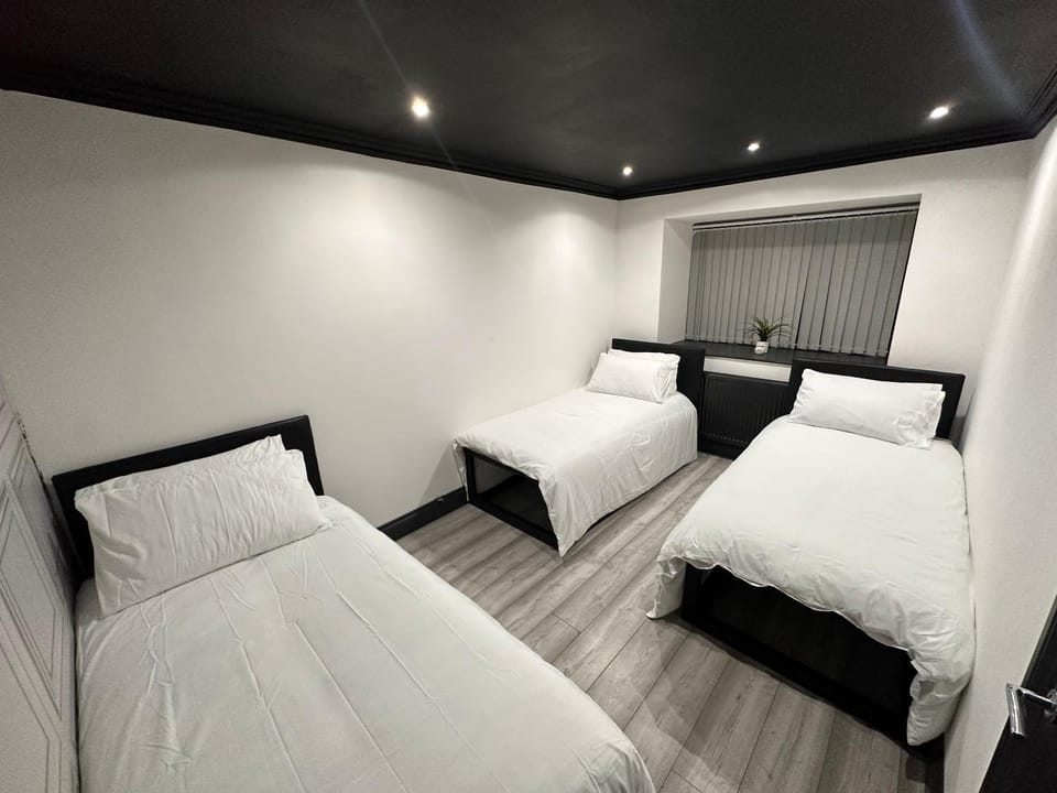 Four Bedrooms and Two Bathrooms up to Nine People Vacation rental in Birmingham