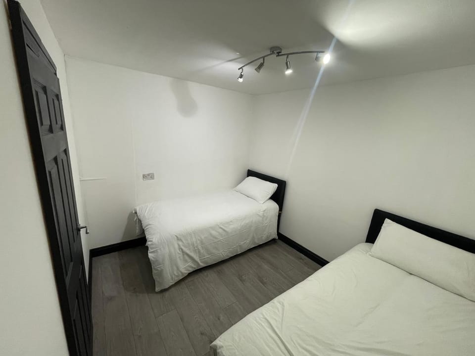 Four Bedrooms and Two Bathrooms up to Nine People Vacation rental in Birmingham