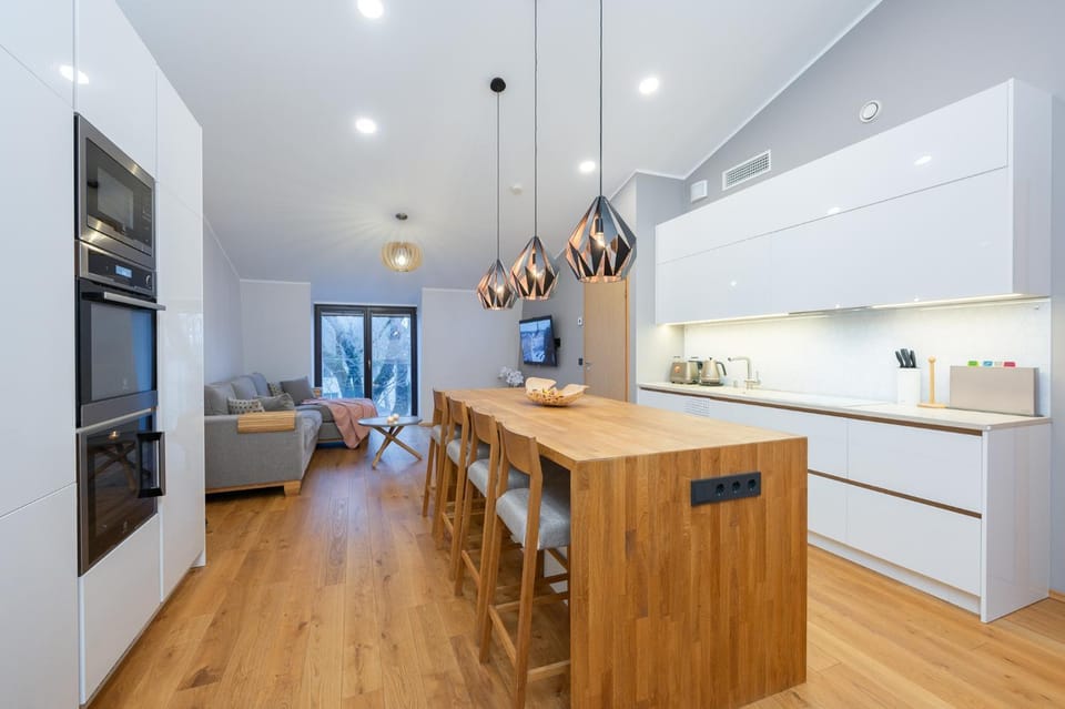 TV and multimedia, Kitchen or kitchenette, Living room, Seating area, Dining area, oven