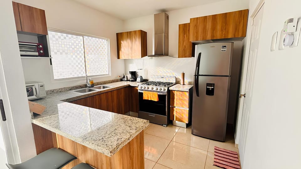 Coffee/tea facilities, Kitchen or kitchenette, oven, pet friendly, toaster, kitchen