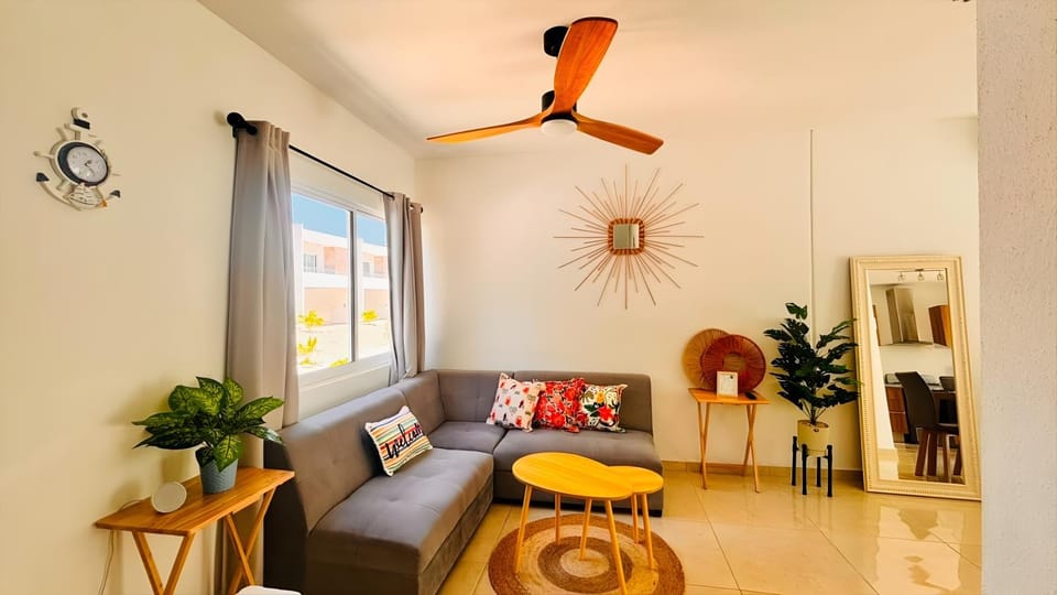Communal lounge/ TV room, TV and multimedia, Living room, air conditioner