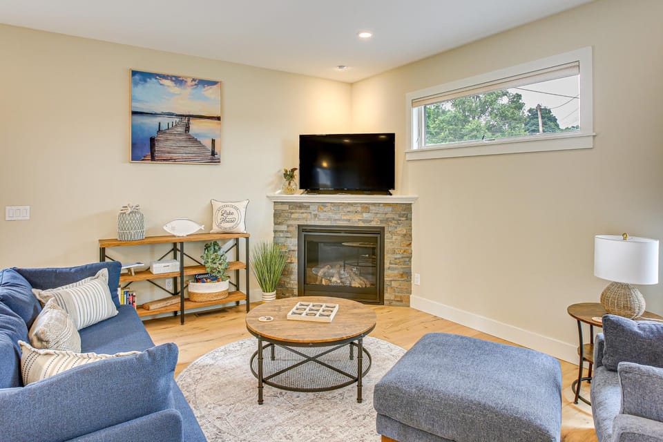 Traverse City Townhome: Walk to Boardman Lake! House in Traverse City