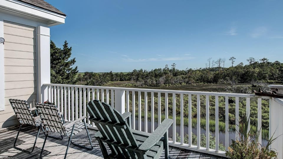 Cooper House home by Peace Vacations House in South Carolina