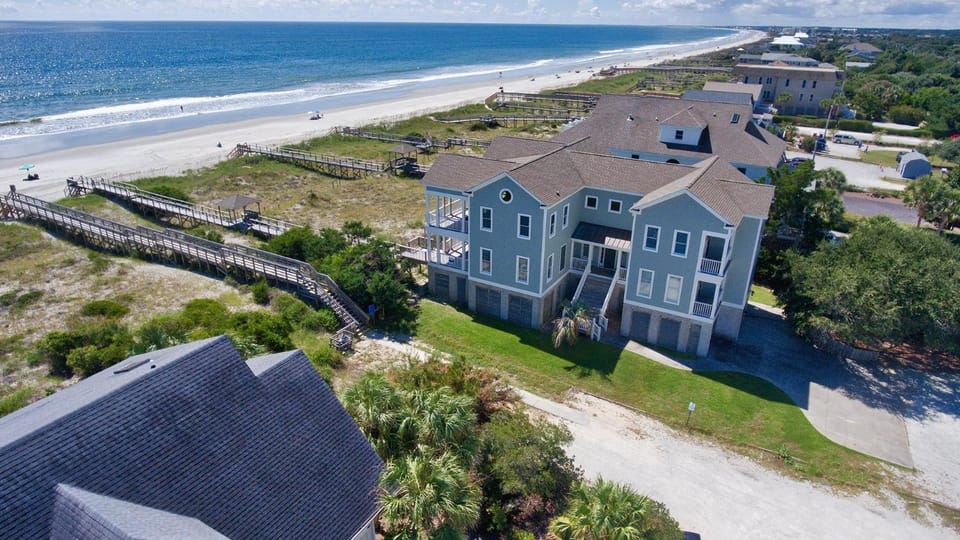 Mr, Bugs Summer House home by Peace Vacations House in South Carolina