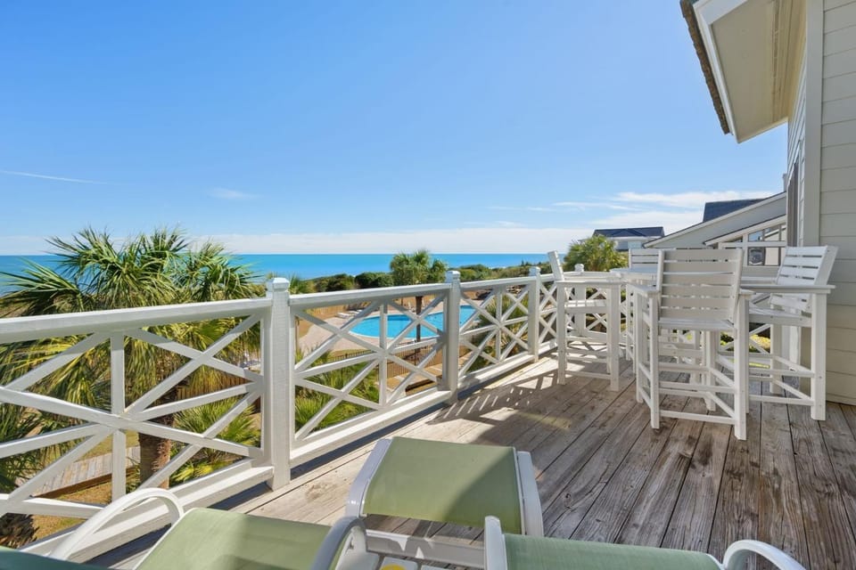 On the Beach villa by Peace Vacations Apartment in Debordieu