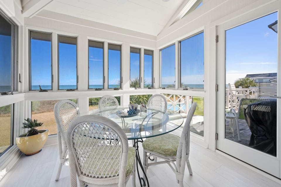 On the Beach villa by Peace Vacations Apartment in Debordieu