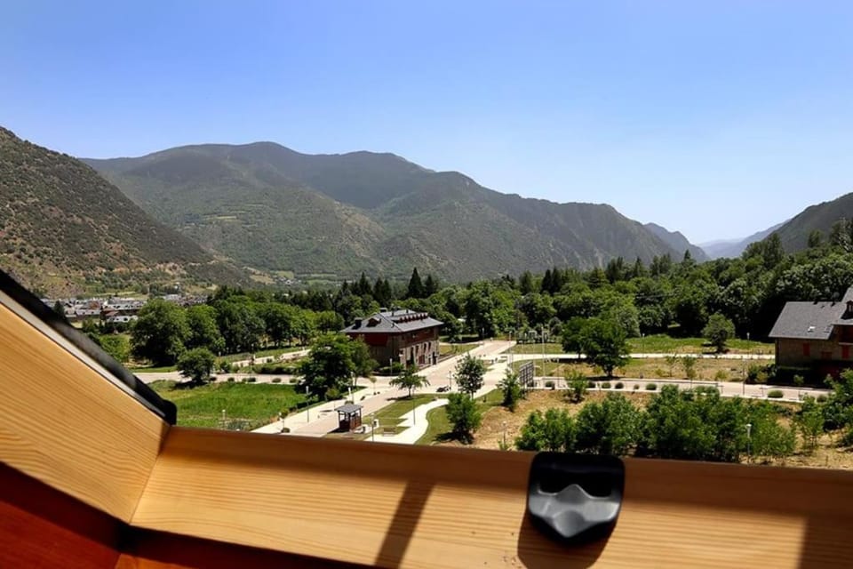 Precioso ático Esterri Aneu Apartment in Catalonia