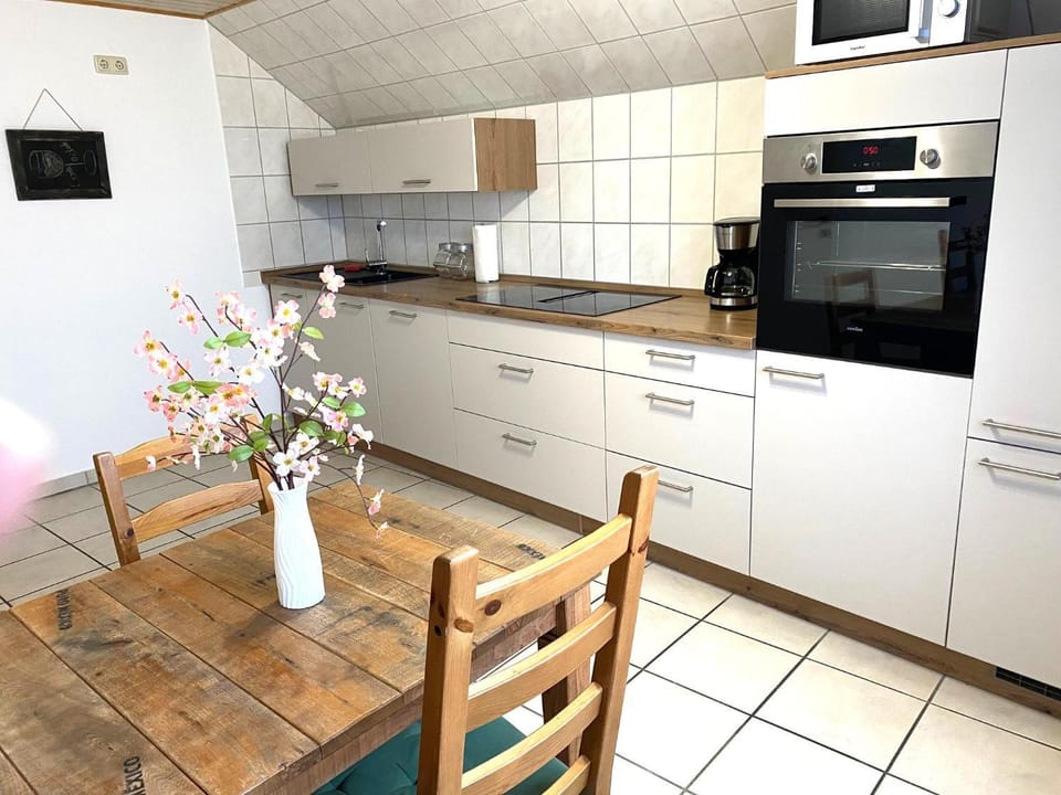 Kitchen or kitchenette, Dining area, dishwasher, oven, stove