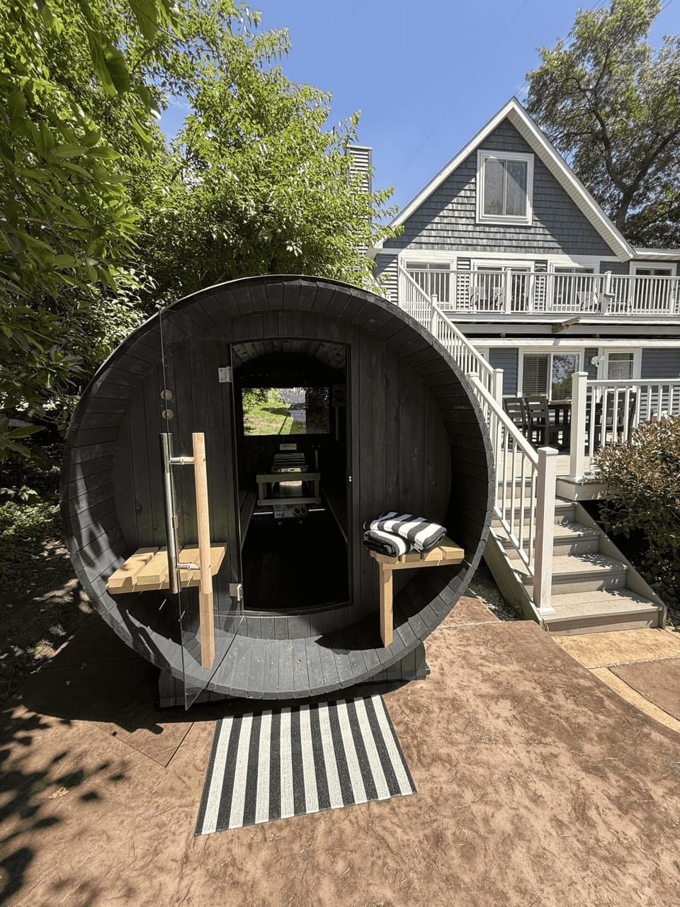 Lakefront Retreat- Sauna, Hot Tub, Firepit & More House in Shoreview