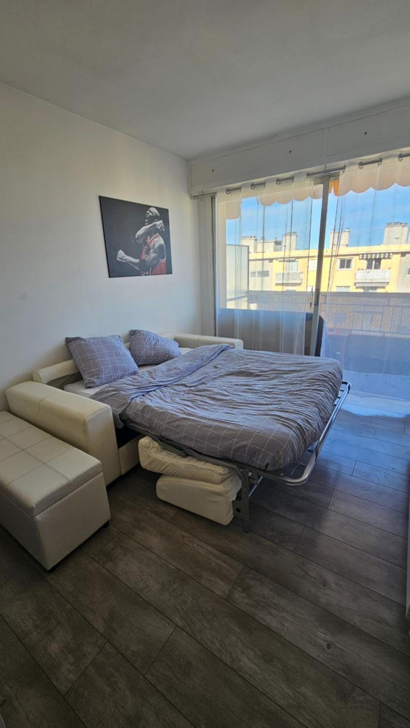 studio pas loin de la mer parking privé Apartment in Cagnes-sur-Mer