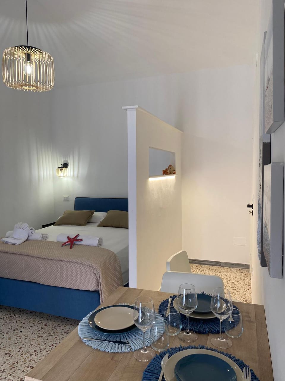 Photo of the whole room, Bedroom