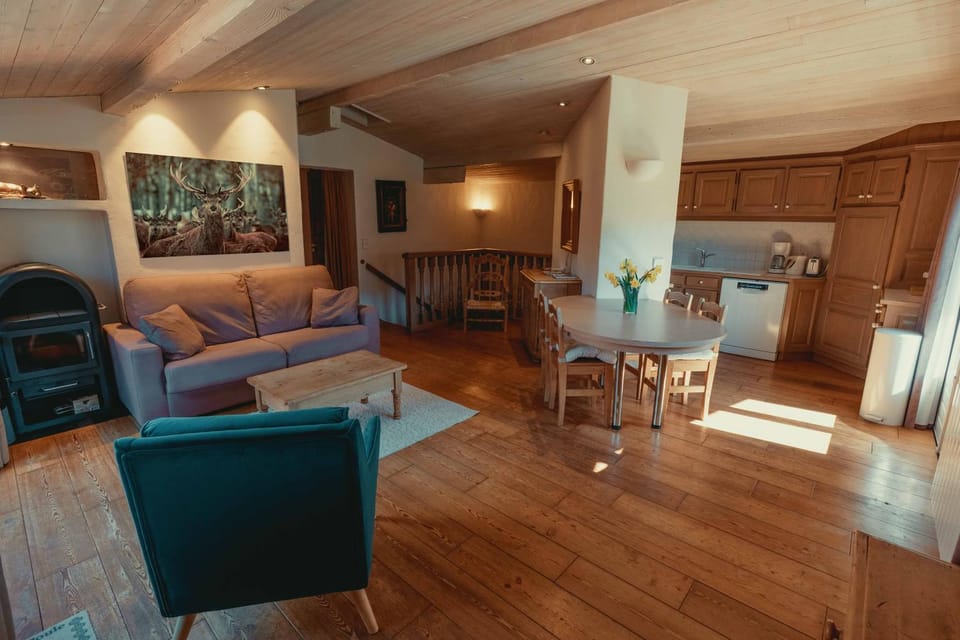 Kitchen or kitchenette, Living room, Dining area