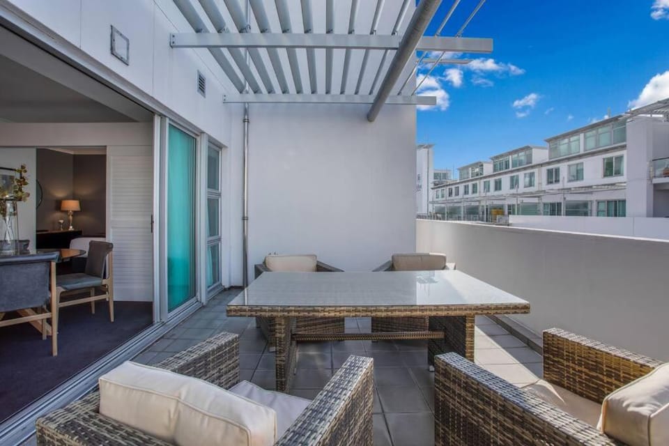 Patio, Balcony/Terrace, Seating area