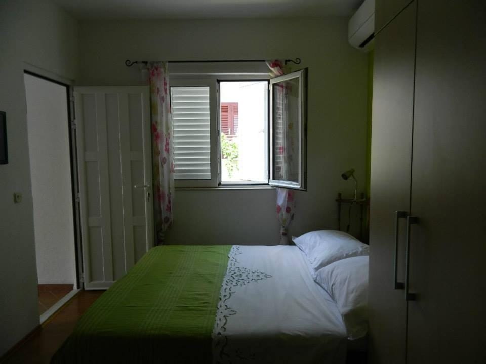 Mala Zelena soba Apartment in Makarska