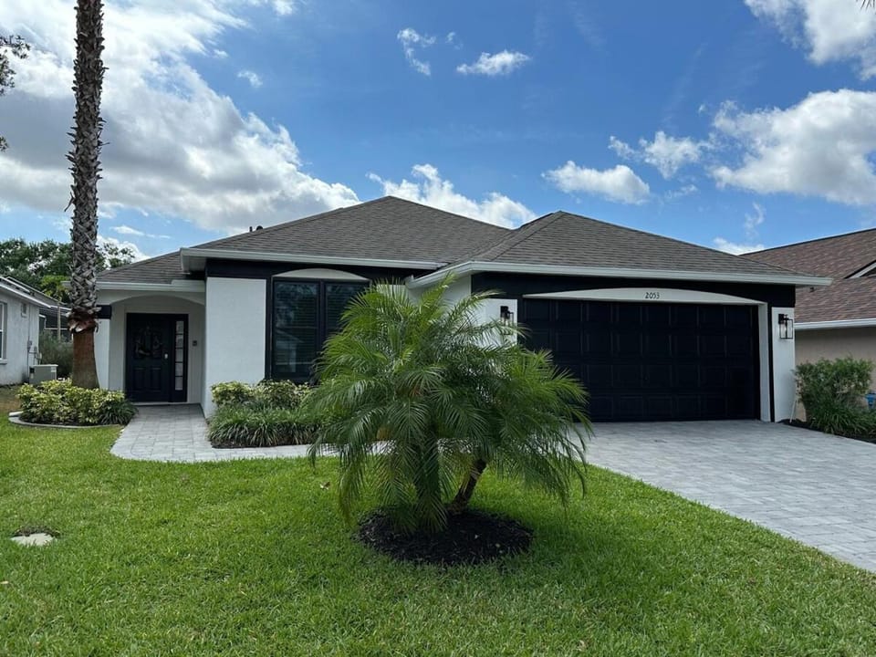 Fully Updated Holiday Villa Southern Dunes South Facing Pool House in Haines City