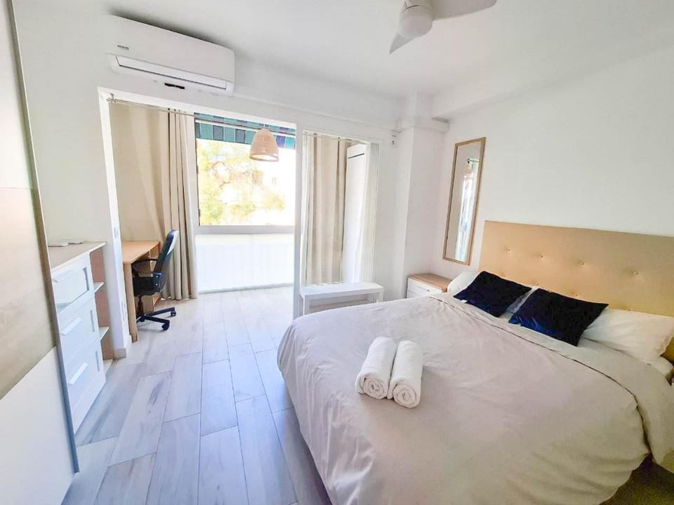 Bed, Bedroom, air conditioner