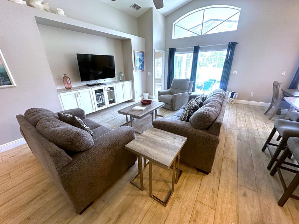 Fully Remodeled Golf View Villa Southern Dunes House in Haines City