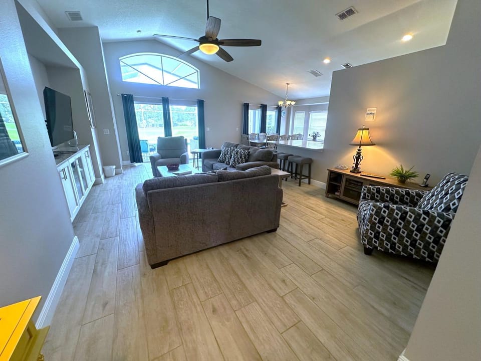 Fully Remodeled Golf View Villa Southern Dunes House in Haines City