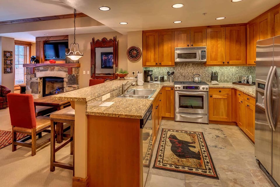 Catamount Lodge 211 by East West Hospitality Apartment in Northstar Drive