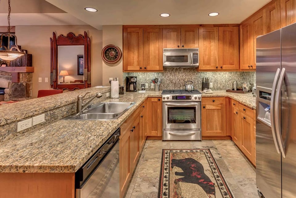 Catamount Lodge 211 by East West Hospitality Apartment in Northstar Drive