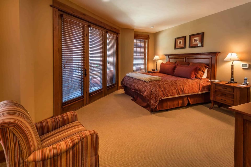 Catamount Lodge 214 by East West Hospitality Apartment in Northstar Drive