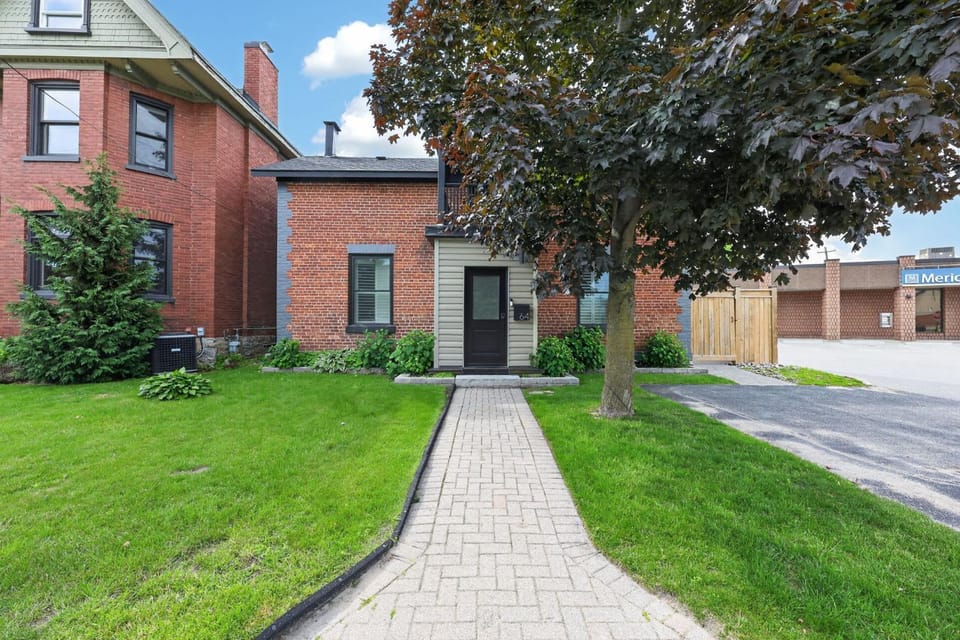 The 1883 Century Flat Suite House in Collingwood