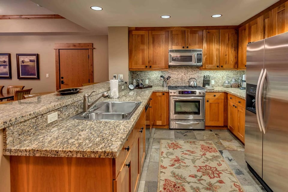 Catamount Lodge 206 by East West Hospitality Apartment in Northstar Drive
