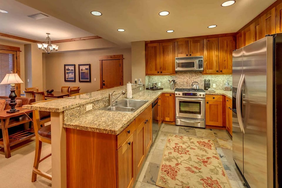 Catamount Lodge 206B by East West Hospitality Apartment in Northstar Drive