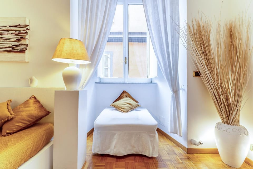 Bed, Living room, Photo of the whole room, Seating area, Bedroom