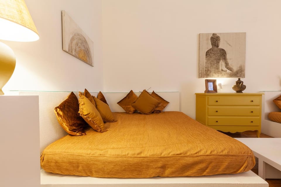 Bed, Photo of the whole room, Bedroom