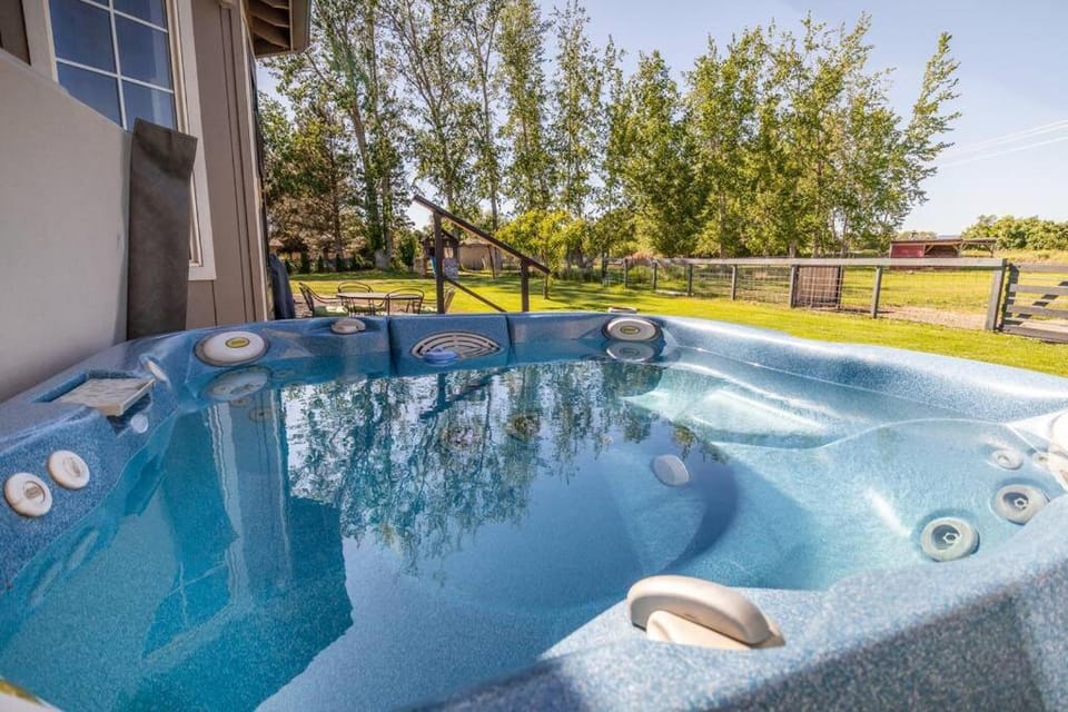 Natural landscape, Hot Tub, Hot Tub