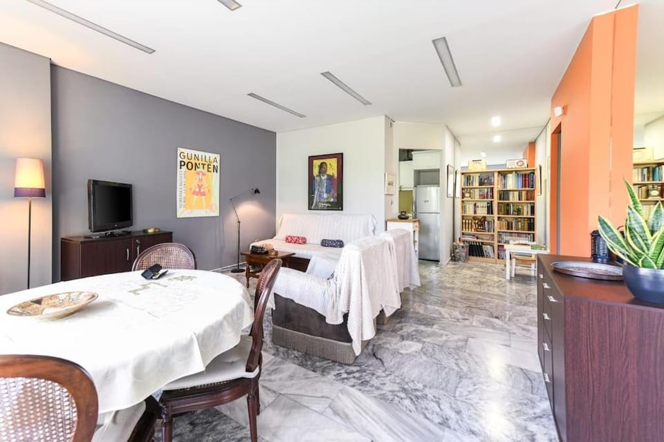 Library, TV and multimedia, Living room, Seating area, Dining area, internet, acessibility