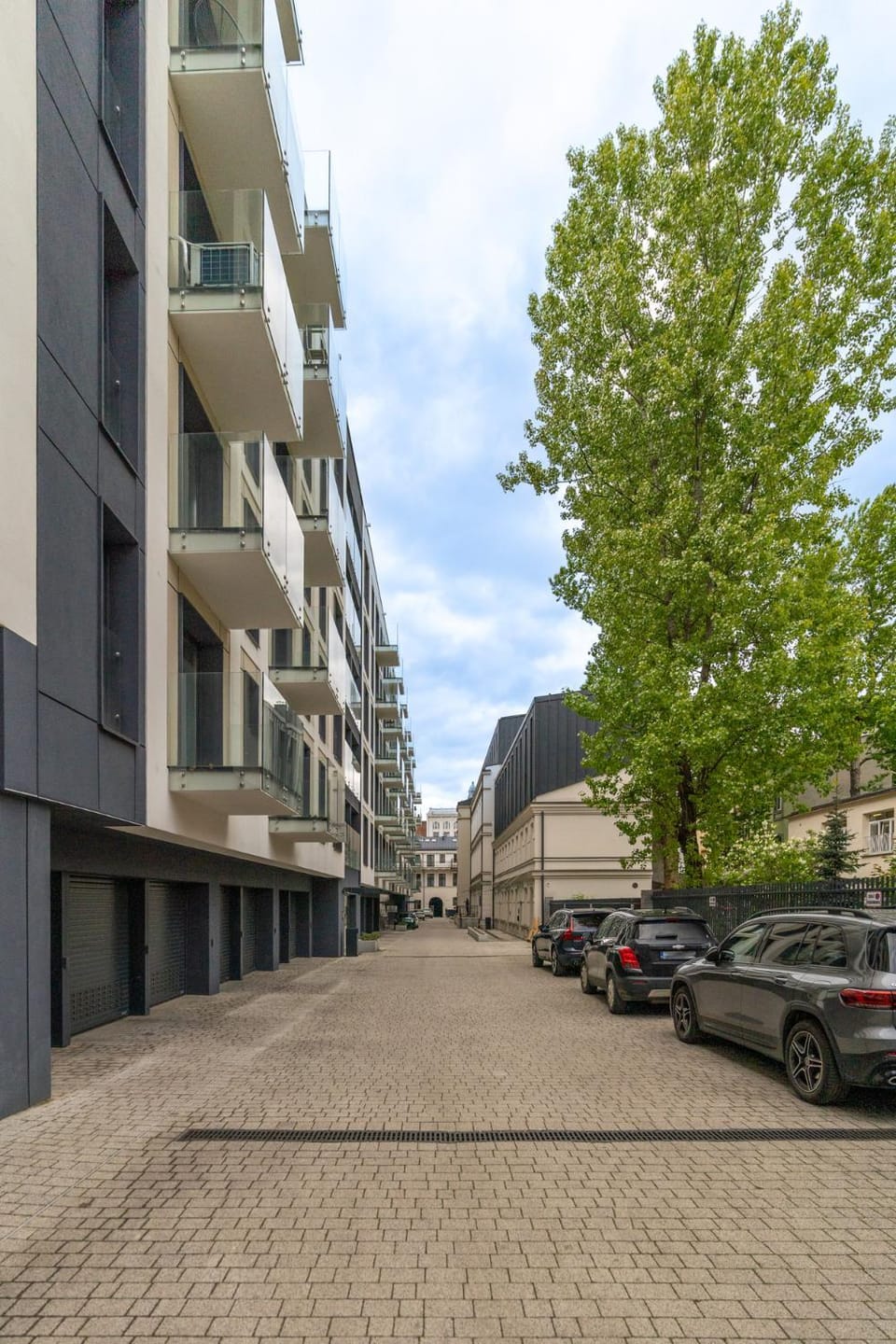 Property building, Neighbourhood, View (from property/room), Quiet street view, Inner courtyard view