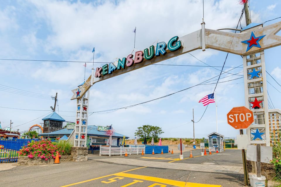 Cozy Keansburg Cottage: Walk to Beach & Boardwalk! House in Middletown