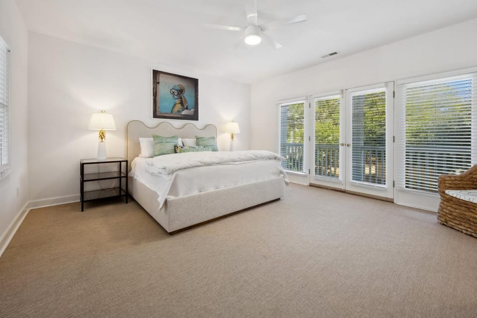 Poolside Condo Apartment in South Carolina