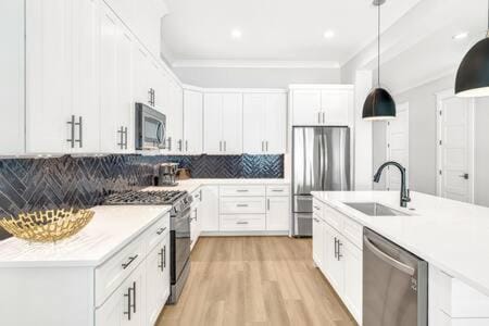 New-Walk To Beach - Private Heated Pool House in Inlet Beach