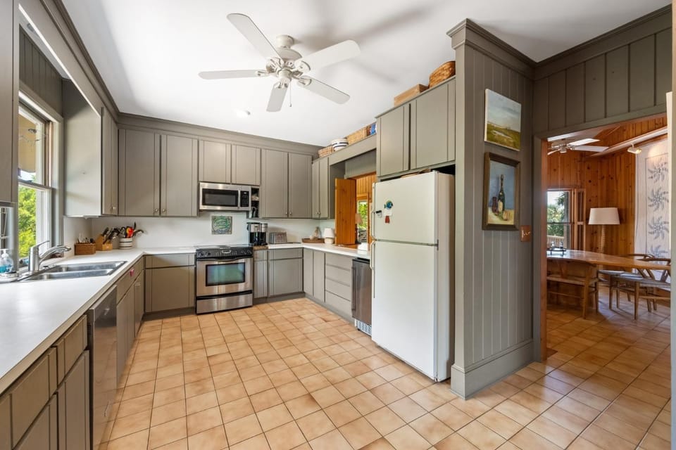 Easy Breezy home by Peace Vacations House in Debordieu