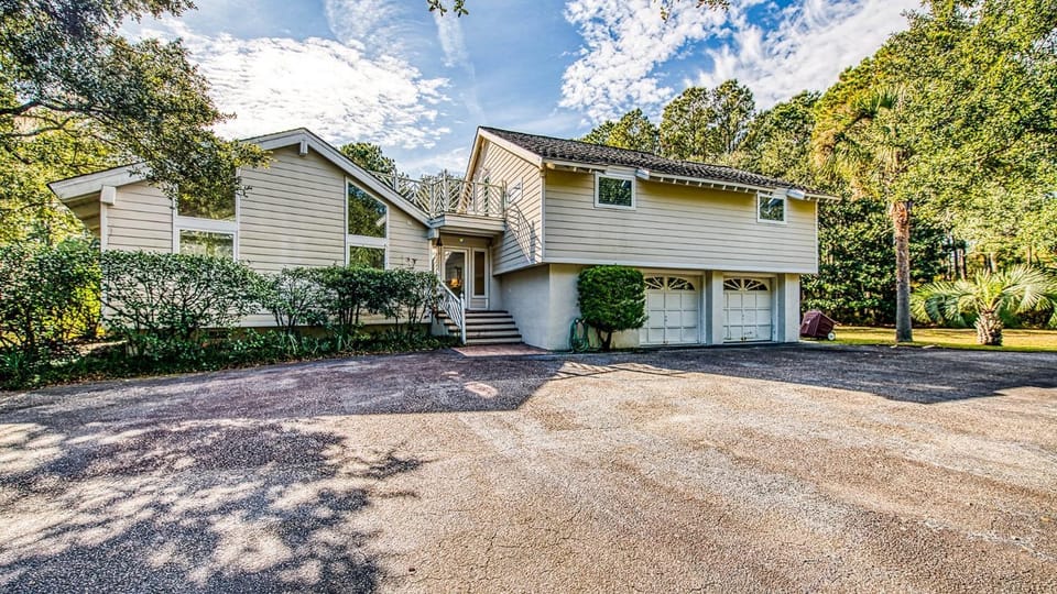 Par Fore the Course home by Peace Vacations House in South Carolina