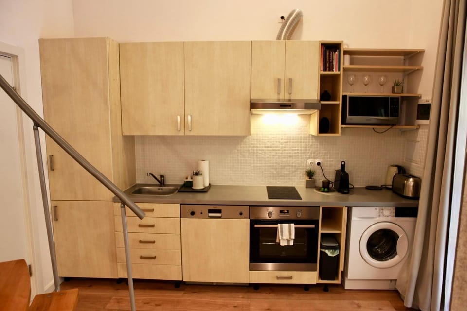 Kitchen or kitchenette, dishwasher, toaster, washing machine
