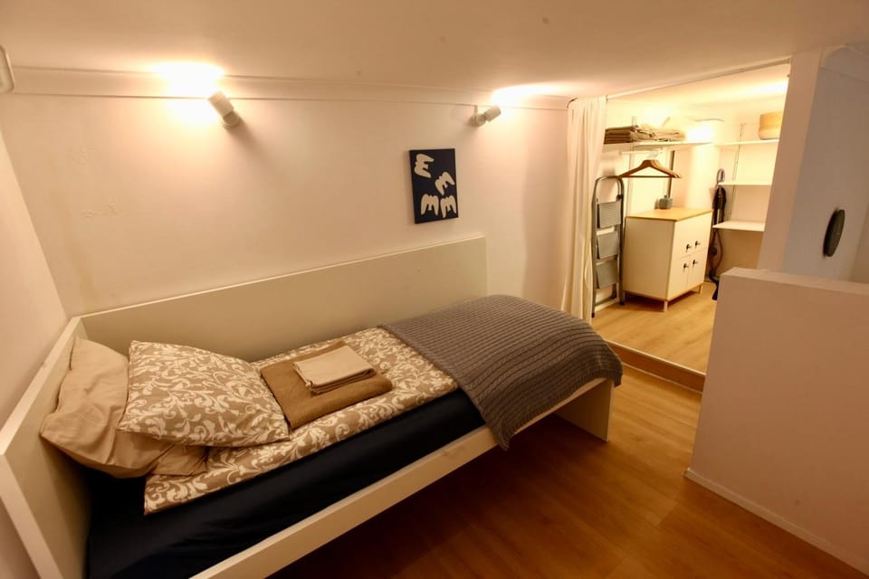 Bed, Bedroom