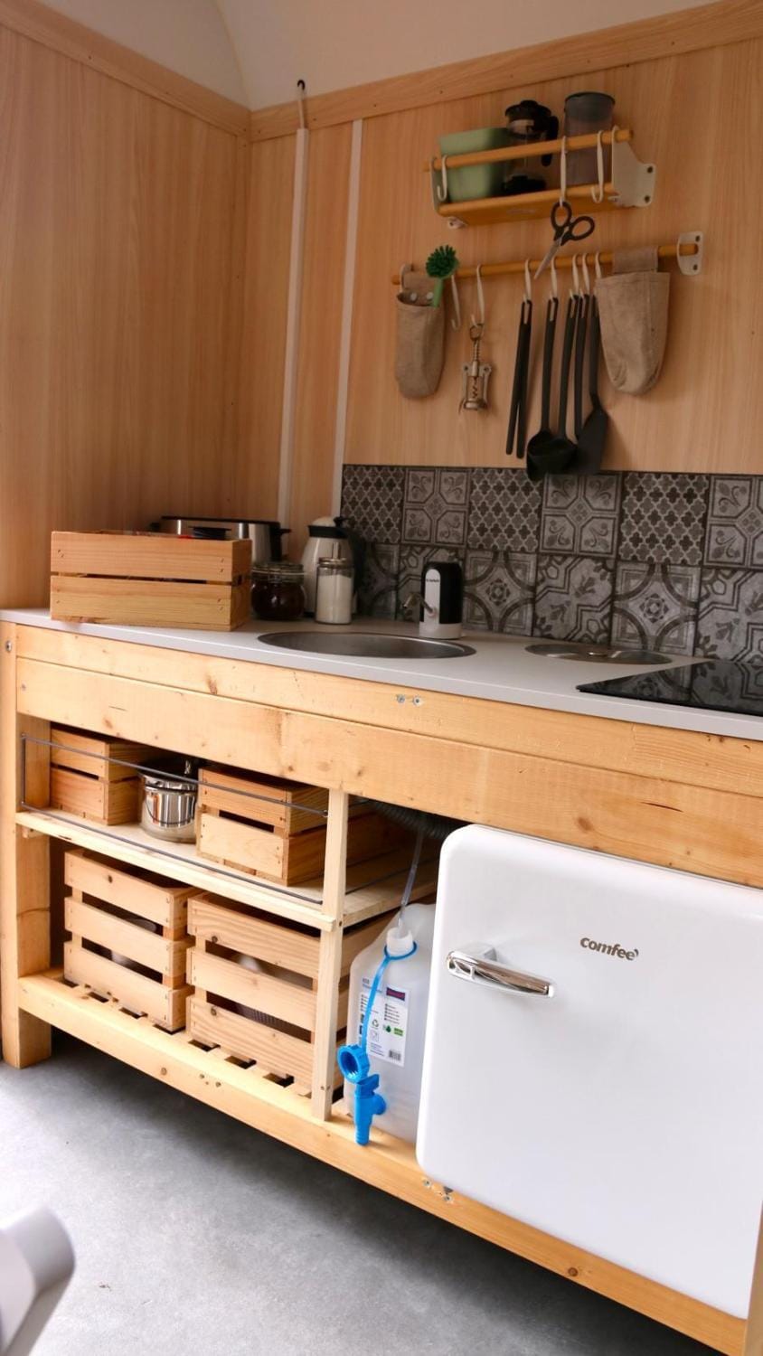 Kitchen or kitchenette