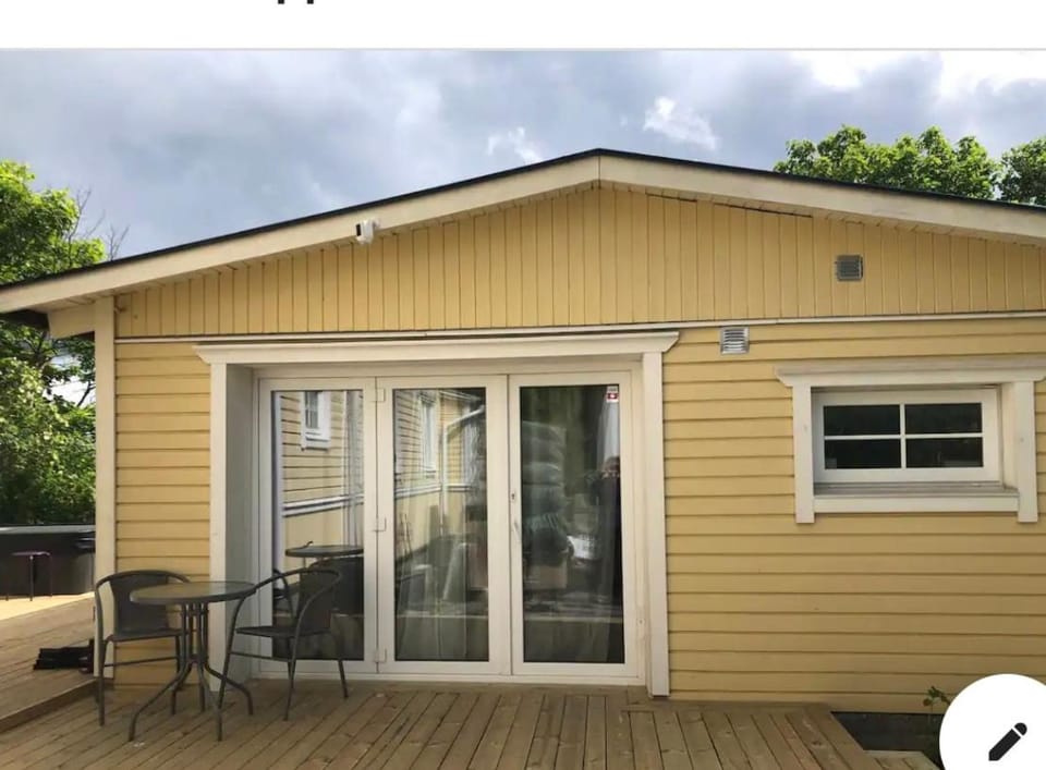 En Gäststuga i fina Duvbo House in Stockholm