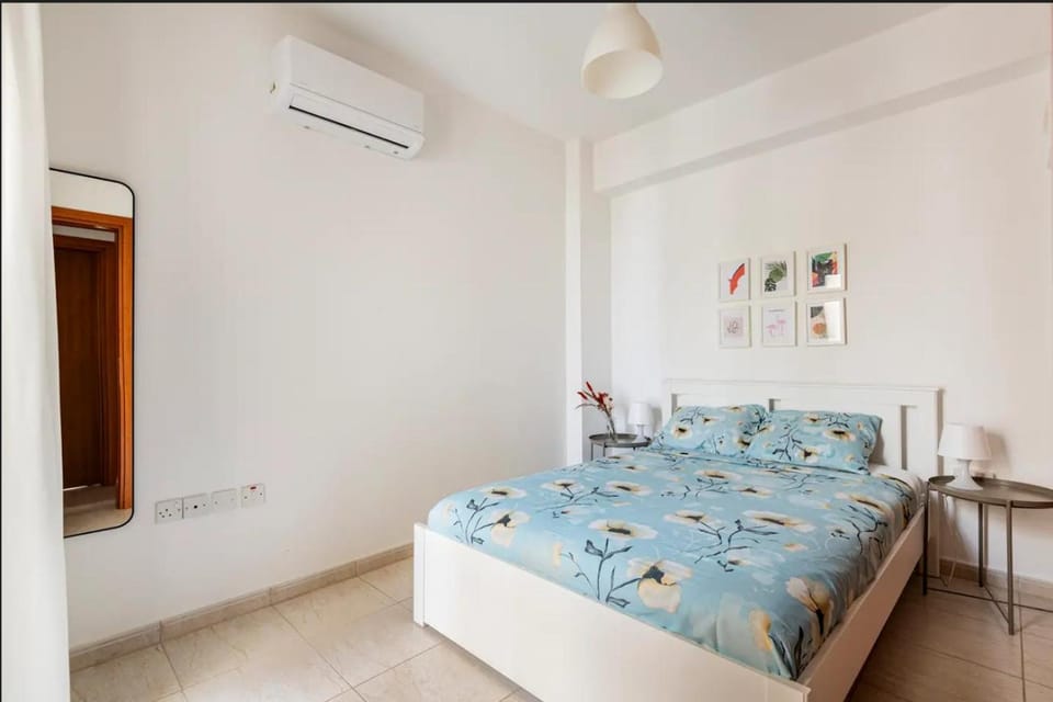 Bedroom, air conditioner