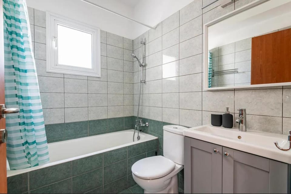 Shower, Toilet, Bathroom, Bath