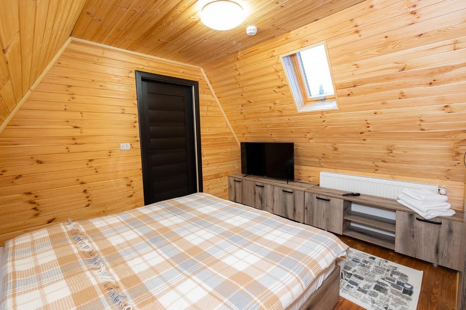 TV and multimedia, Photo of the whole room, Bedroom