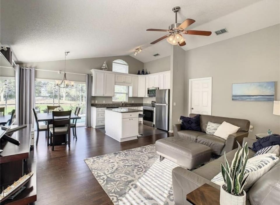 Updated Private Pool Villa - Southern Dunes House in Haines City